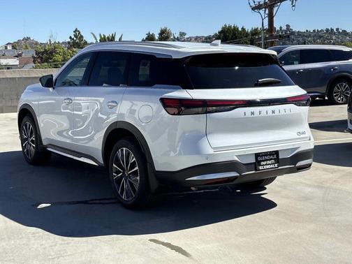 Radiant White 2026 INFINITI QX60 Luxe