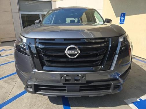 2023 Nissan Pathfinder SV