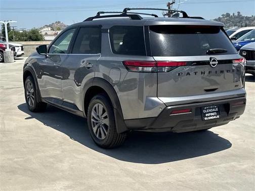 2023 Nissan Pathfinder SV
