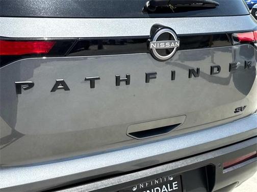 2023 Nissan Pathfinder SV