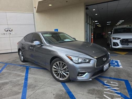 2023 INFINITI Q50 LUXE