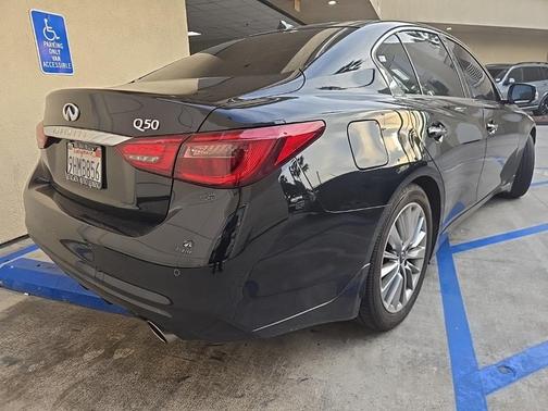 2023 INFINITI Q50 LUXE