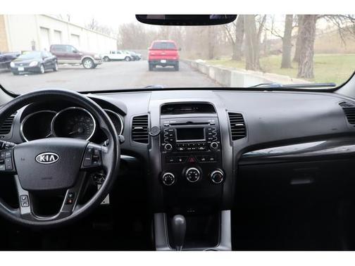2011 Kia Sorento LX