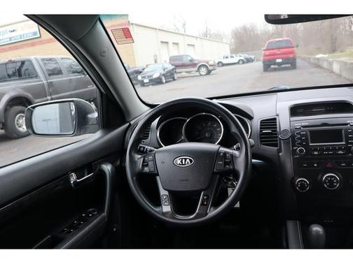 2011 Kia Sorento LX