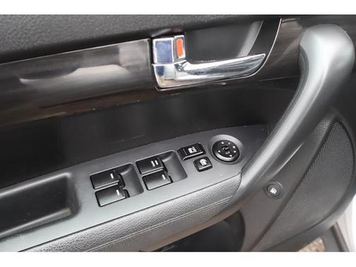 2011 Kia Sorento LX
