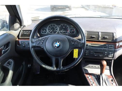 2005 BMW 330 xi