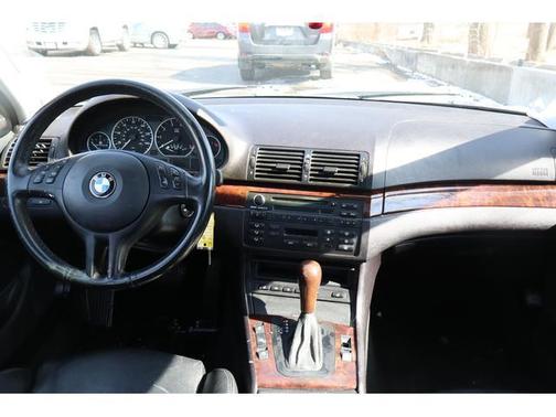 2005 BMW 330 xi