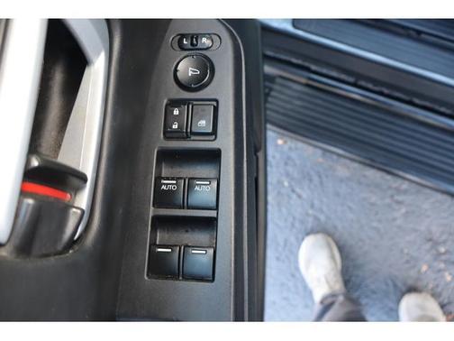 2011 Honda Pilot EX-L w/ Navigation