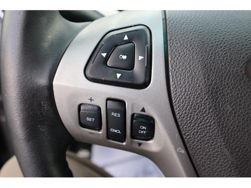 Black 2013 Ford Taurus SEL