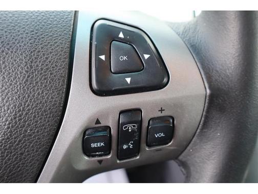 Black 2013 Ford Taurus SEL