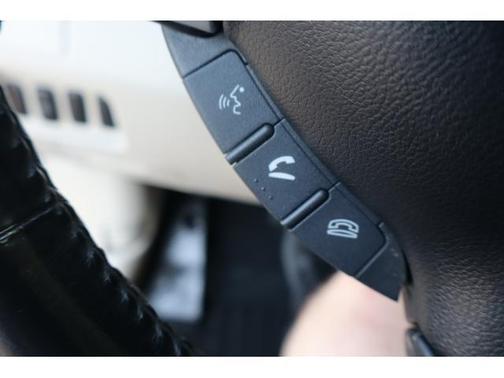 White 2007 Mitsubishi Outlander LS