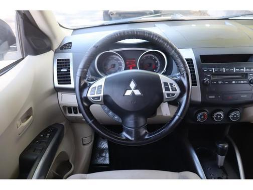 White 2007 Mitsubishi Outlander LS