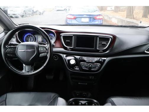 2019 Chrysler Pacifica Touring-L