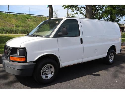 White 2012 GMC Savana 2500 Work Van