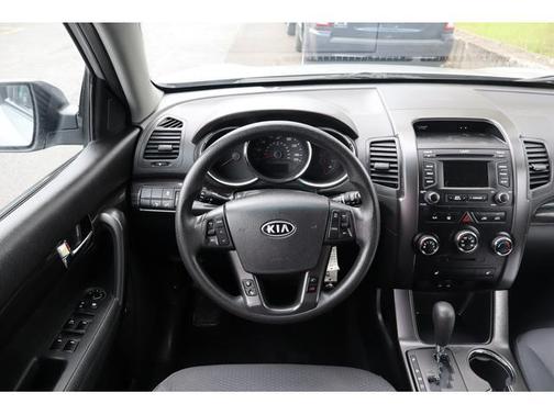 Silver 2013 Kia Sorento LX