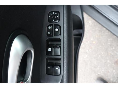 Black 2016 Kia Soul Base