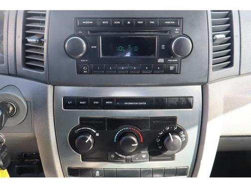 2006 Jeep Grand Cherokee Laredo