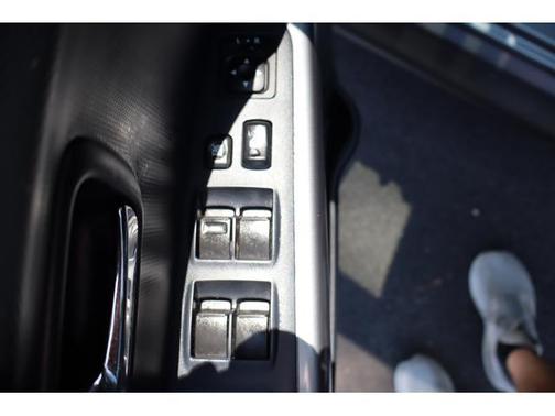 2010 Mitsubishi Outlander ES