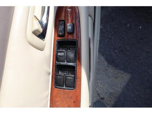 2001 Toyota Avalon XLS