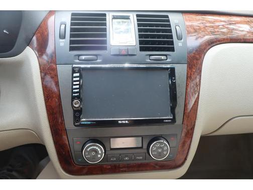 Silver 2006 Cadillac DTS 1SC