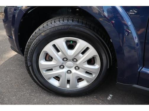 Blue 2018 Dodge Journey SE
