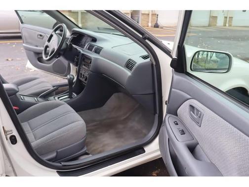 2001 Toyota Camry LE