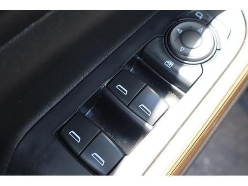 Black 2018 GMC Acadia SLE-2
