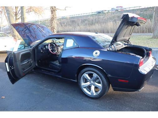 2012 Dodge Challenger SXT