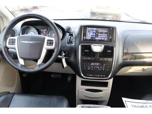 2016 Chrysler Town & Country Touring-L