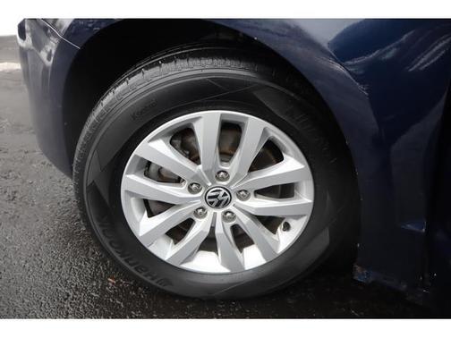 2012 Volkswagen Routan SE