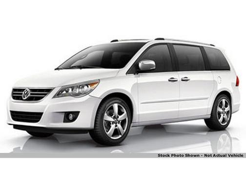 2012 Volkswagen Routan SE