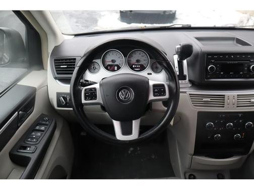 2012 Volkswagen Routan SE