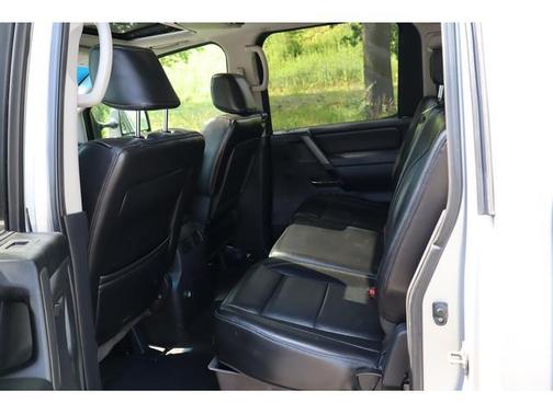 2009 Nissan Titan LE Crew Cab