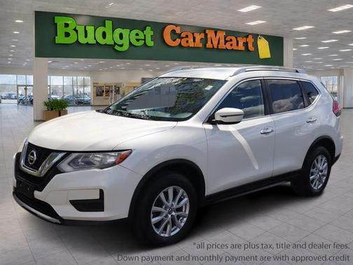 White 2017 Nissan Rogue SV