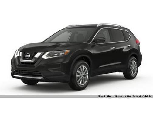 White 2017 Nissan Rogue SV