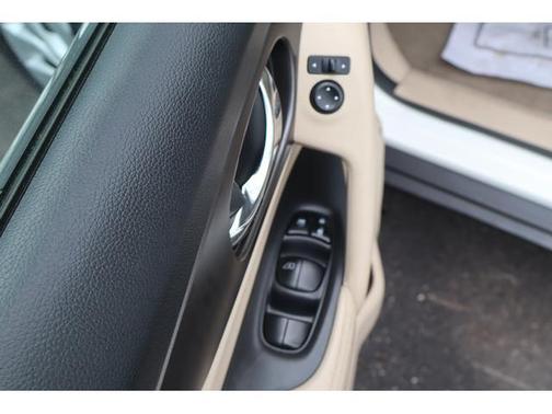 Moonlight White 2014 Nissan Rogue S
