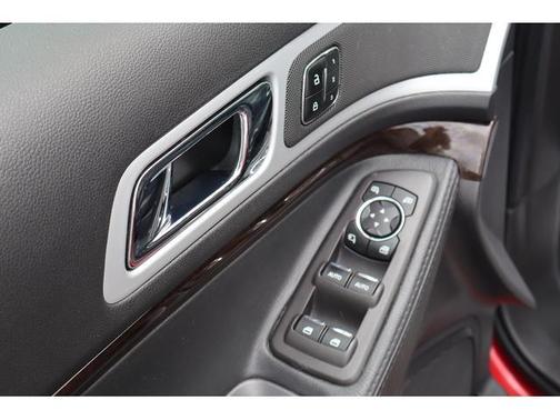 Red 2014 Ford Explorer Limited