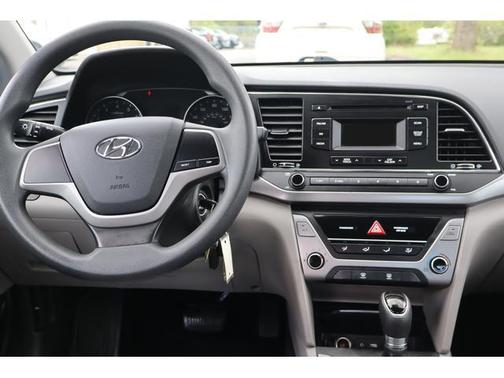 Quartz White Pearl 2017 Hyundai ELANTRA SE