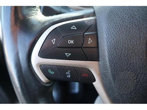 Black 2016 Jeep Cherokee Latitude