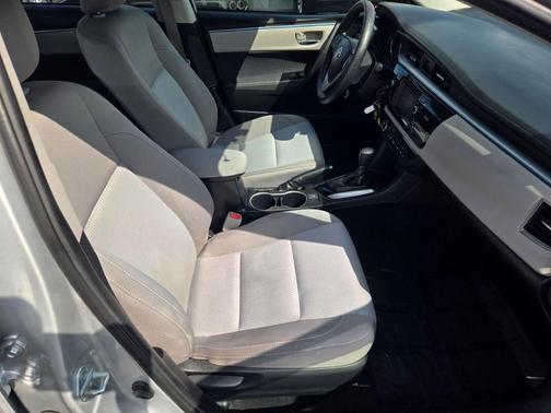 Classic Silver Metallic 2016 Toyota Corolla LE