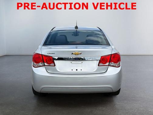 Silver Ice Metallic 2015 Chevrolet Cruze LS
