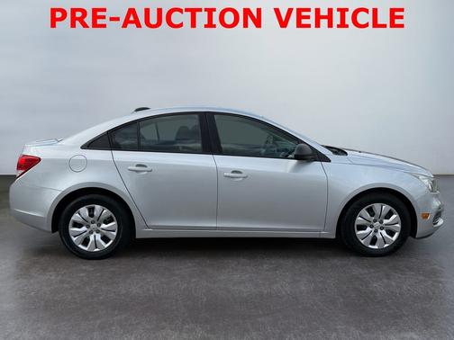 Silver Ice Metallic 2015 Chevrolet Cruze LS