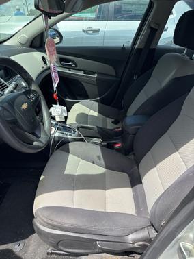 Silver Ice Metallic 2015 Chevrolet Cruze LS