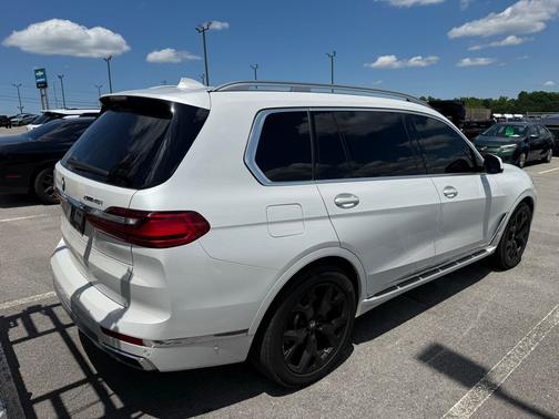 Mineral White Metallic 2020 BMW X7 xDrive40i