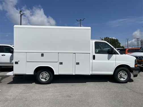 2025 Chevrolet Express 3500 Work Van
