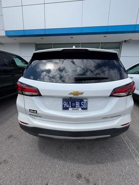 Iridescent Pearl Tricoat 2023 Chevrolet Equinox Premier
