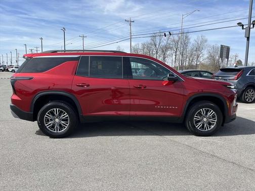 2025 Chevrolet Traverse LT