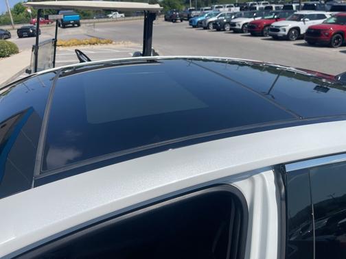 Wind Chill Pearl 2022 Toyota Camry XSE
