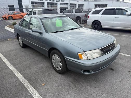 1999 Toyota Avalon XL