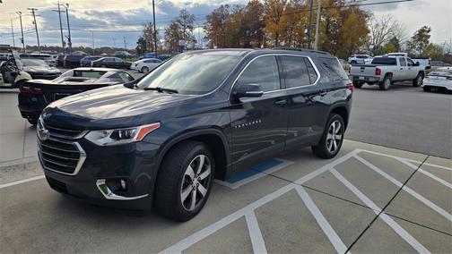 2021 Chevrolet Traverse LT Leather
